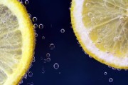 柑橘檸檬歌詞里的青春密碼：解碼酸甜旋律中的治愈詩(shī)行